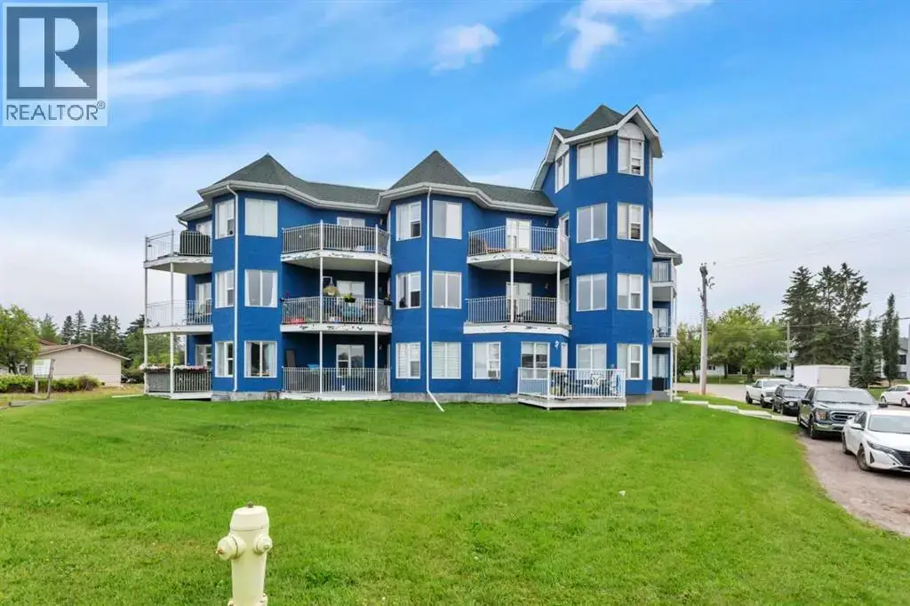 312, 5135 Lakeshore Drive, Sylvan Lake