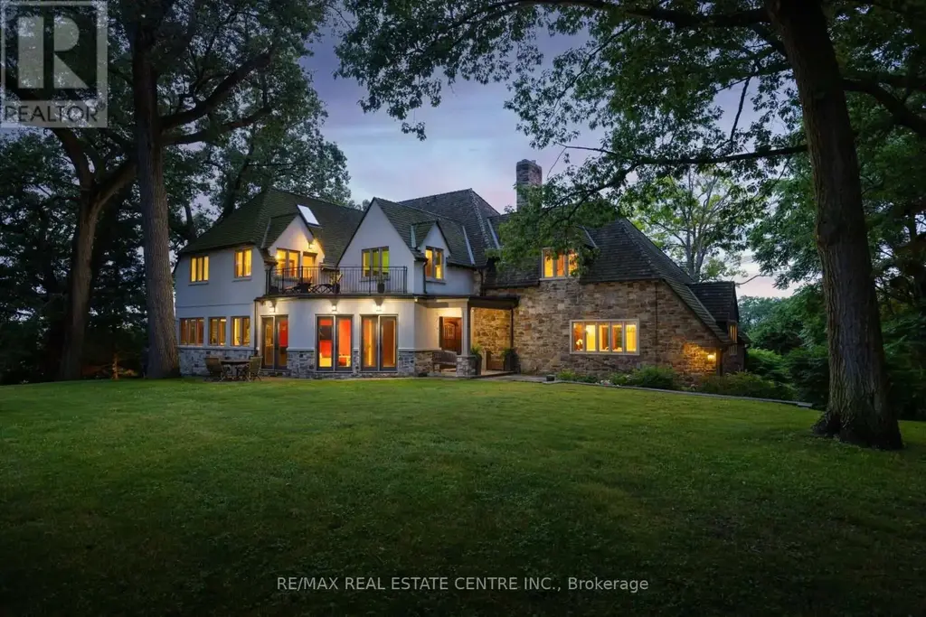 7 Riverside Trail, Toronto (High Park-Swansea)