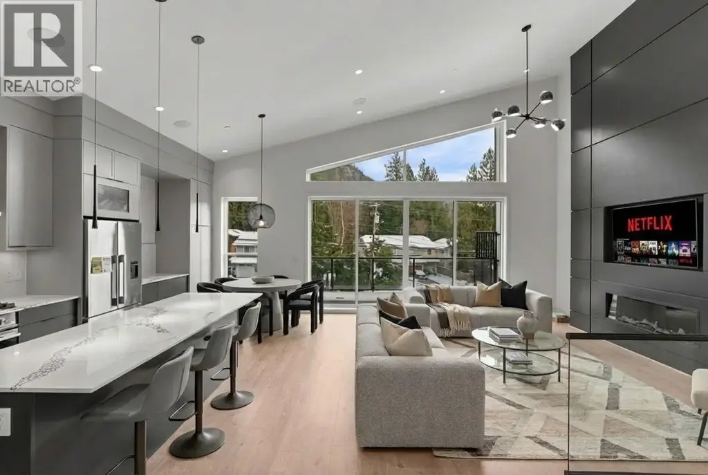 41717 Government Road, Squamish
