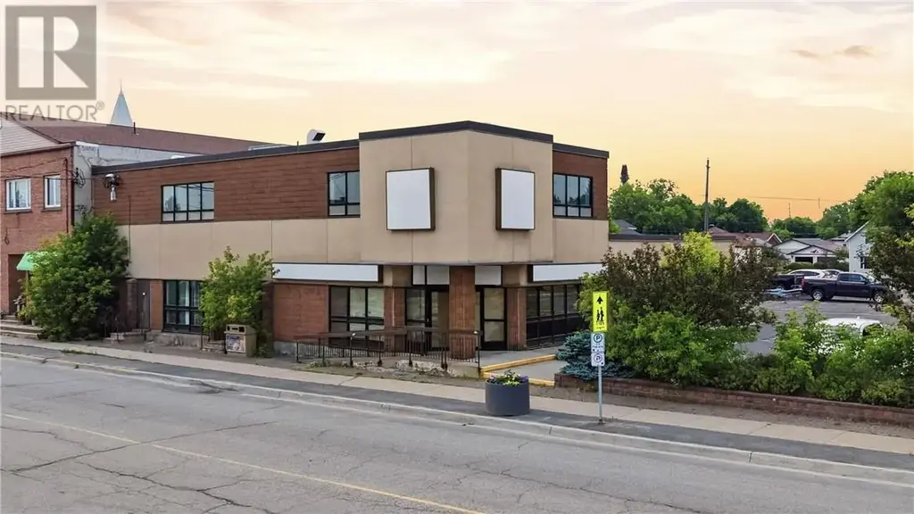 29 Main Street E, Chelmsford