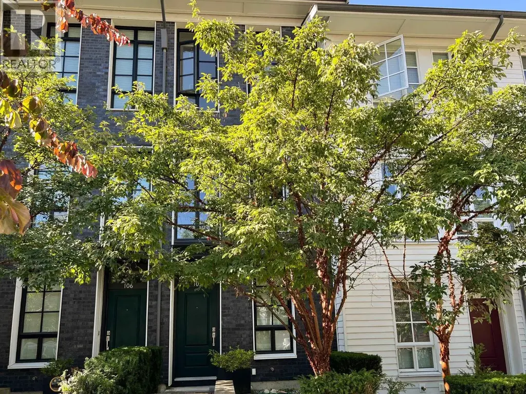 105 548 Foster Avenue, Coquitlam
