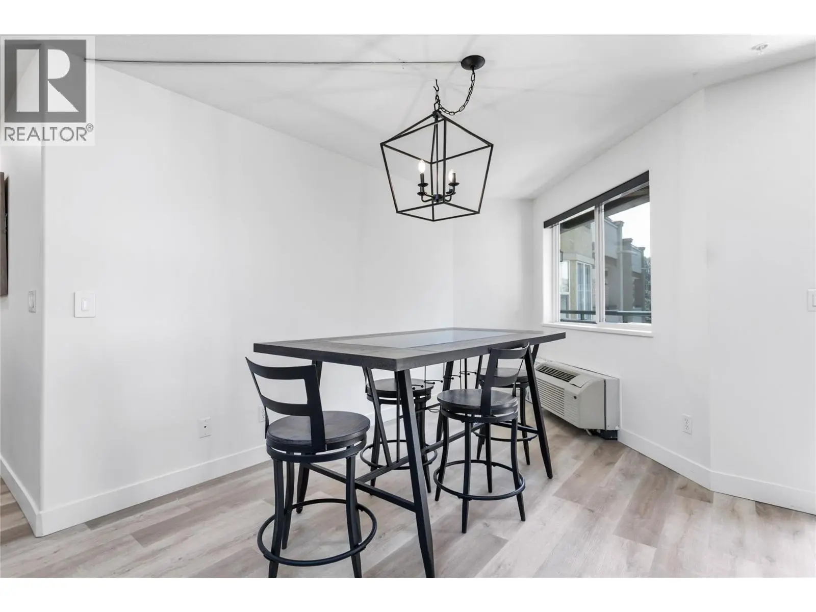 1950 Durnin Road Unit# 307. Kelowna, British Columbia