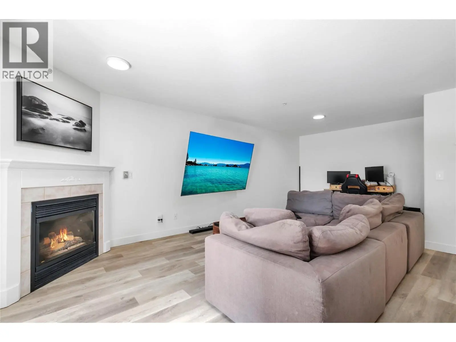 1950 Durnin Road Unit# 307. Kelowna, British Columbia