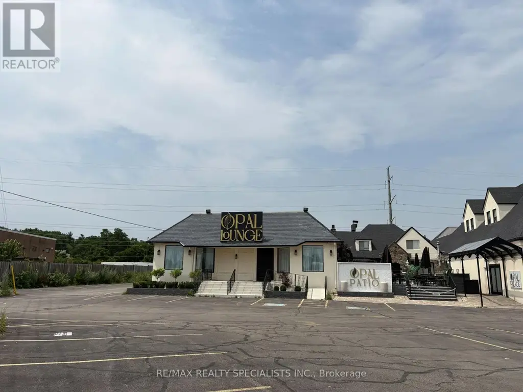 2273 Royal Windsor Drive, Oakville (QE Queen Elizabeth)