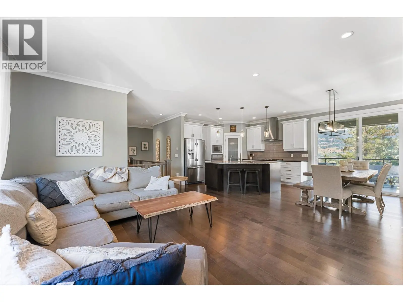 13157 Shoreline Drive. Lake Country, British Columbia
