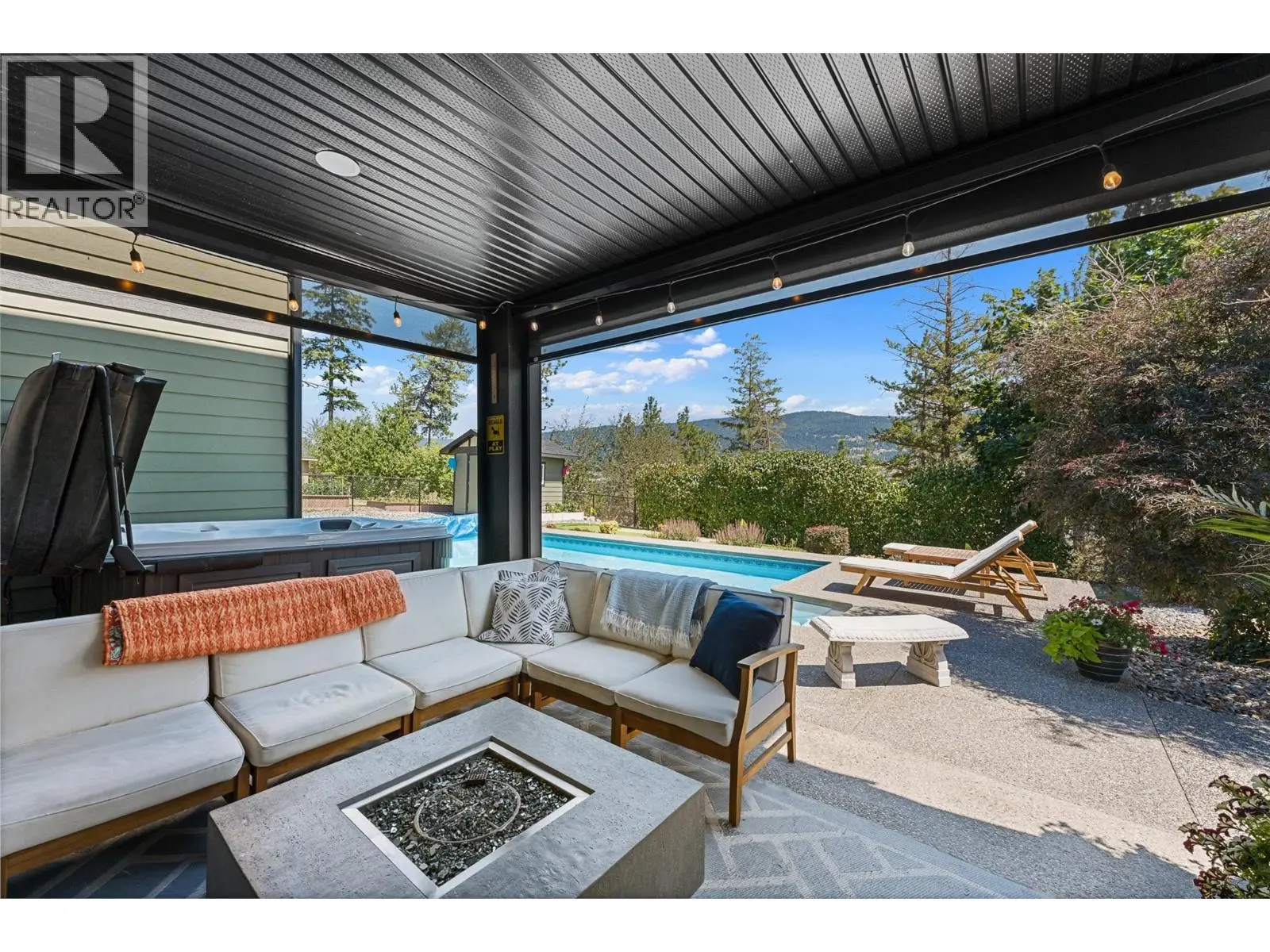 13157 Shoreline Drive. Lake Country, British Columbia