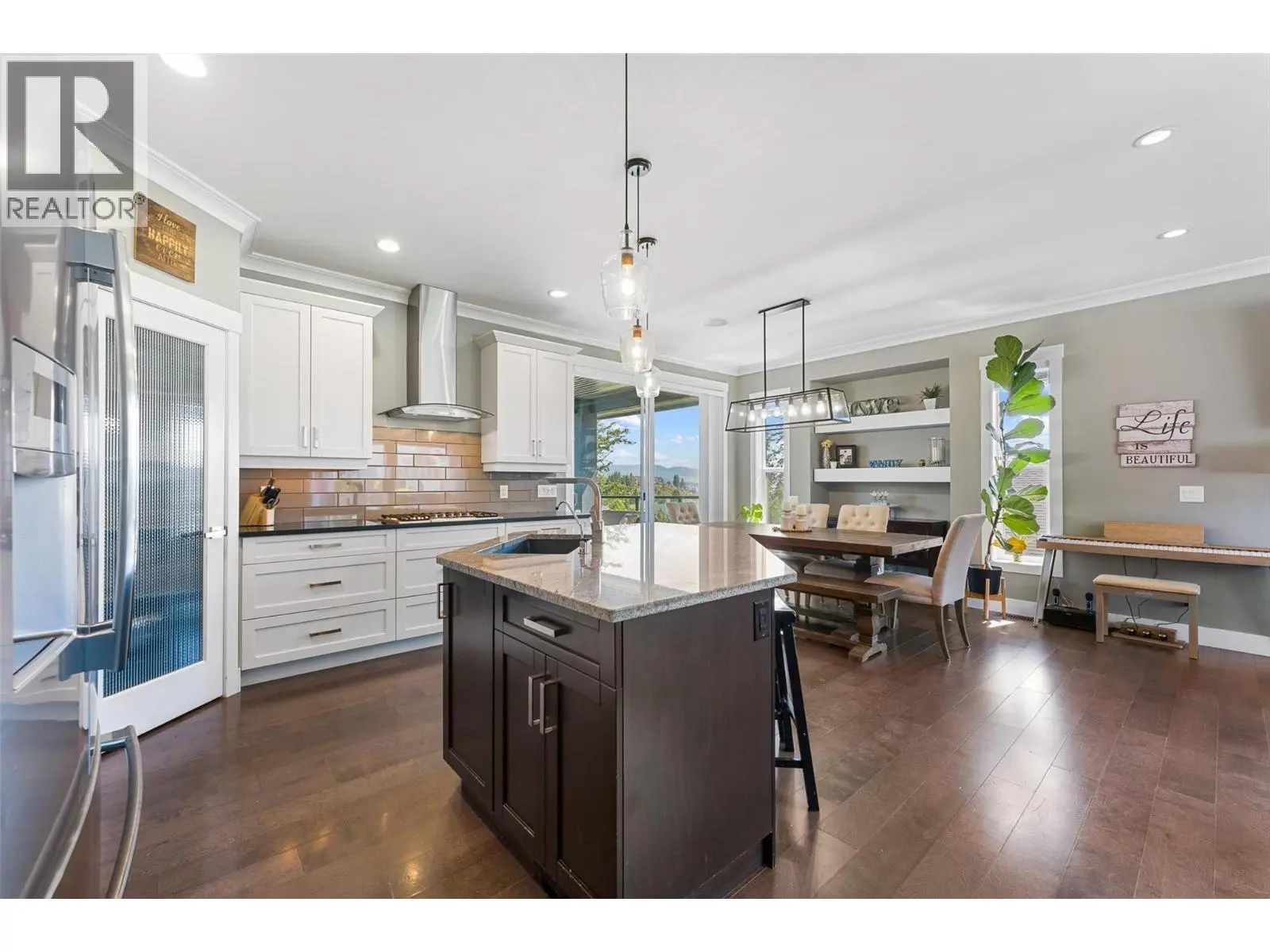 13157 Shoreline Drive. Lake Country, British Columbia