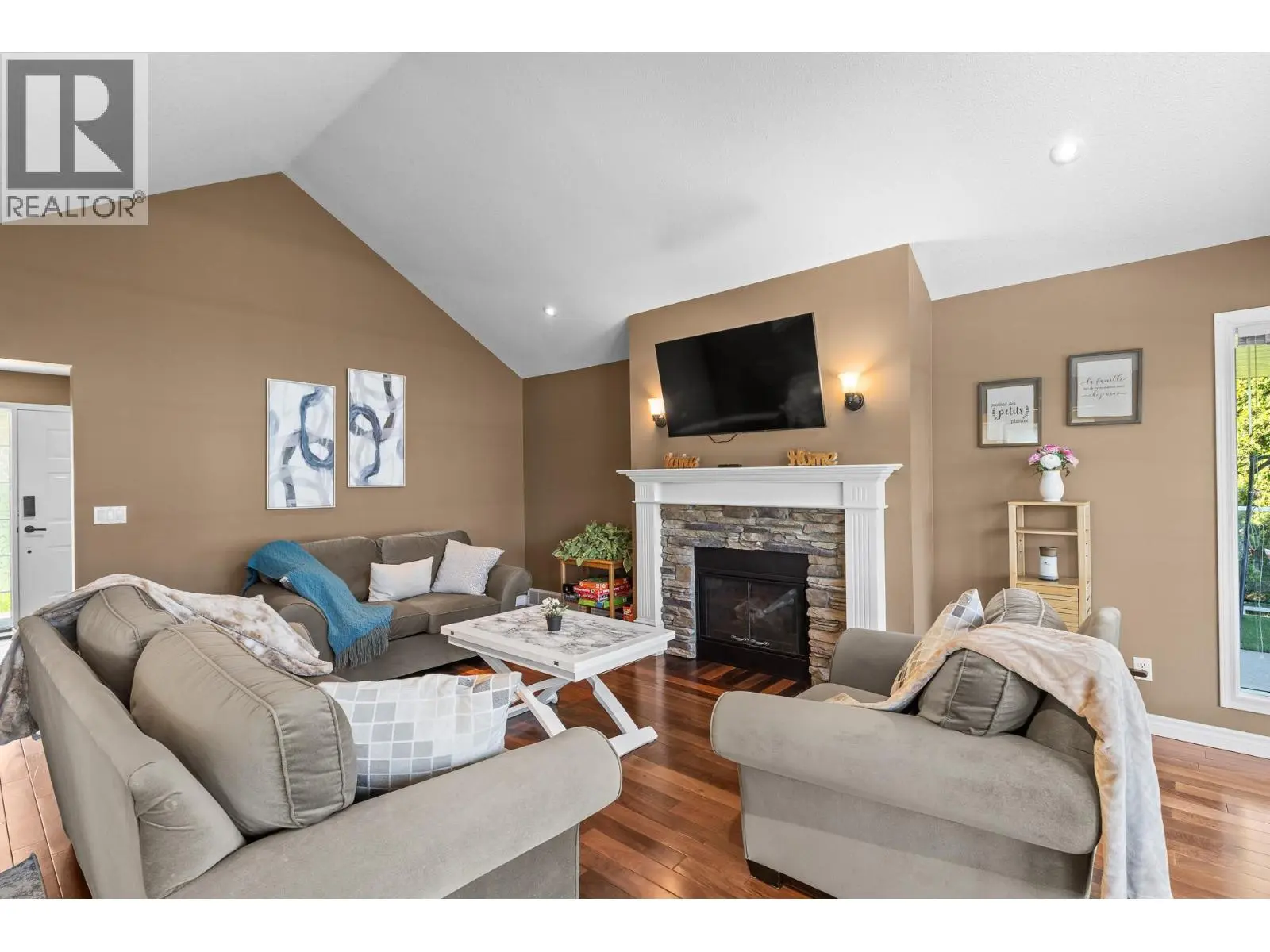 11523 Pretty Road. Lake Country, British Columbia
