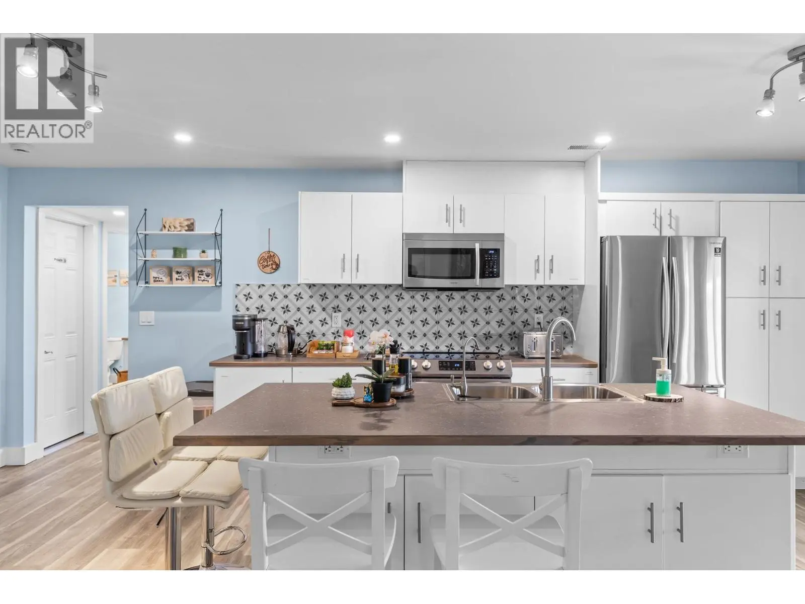 11523 Pretty Road. Lake Country, British Columbia