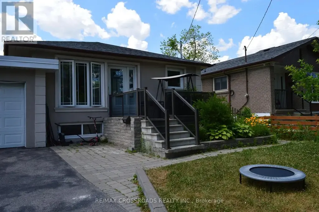 44 Romulus Basement Apartment Drive, Toronto (Bendale)