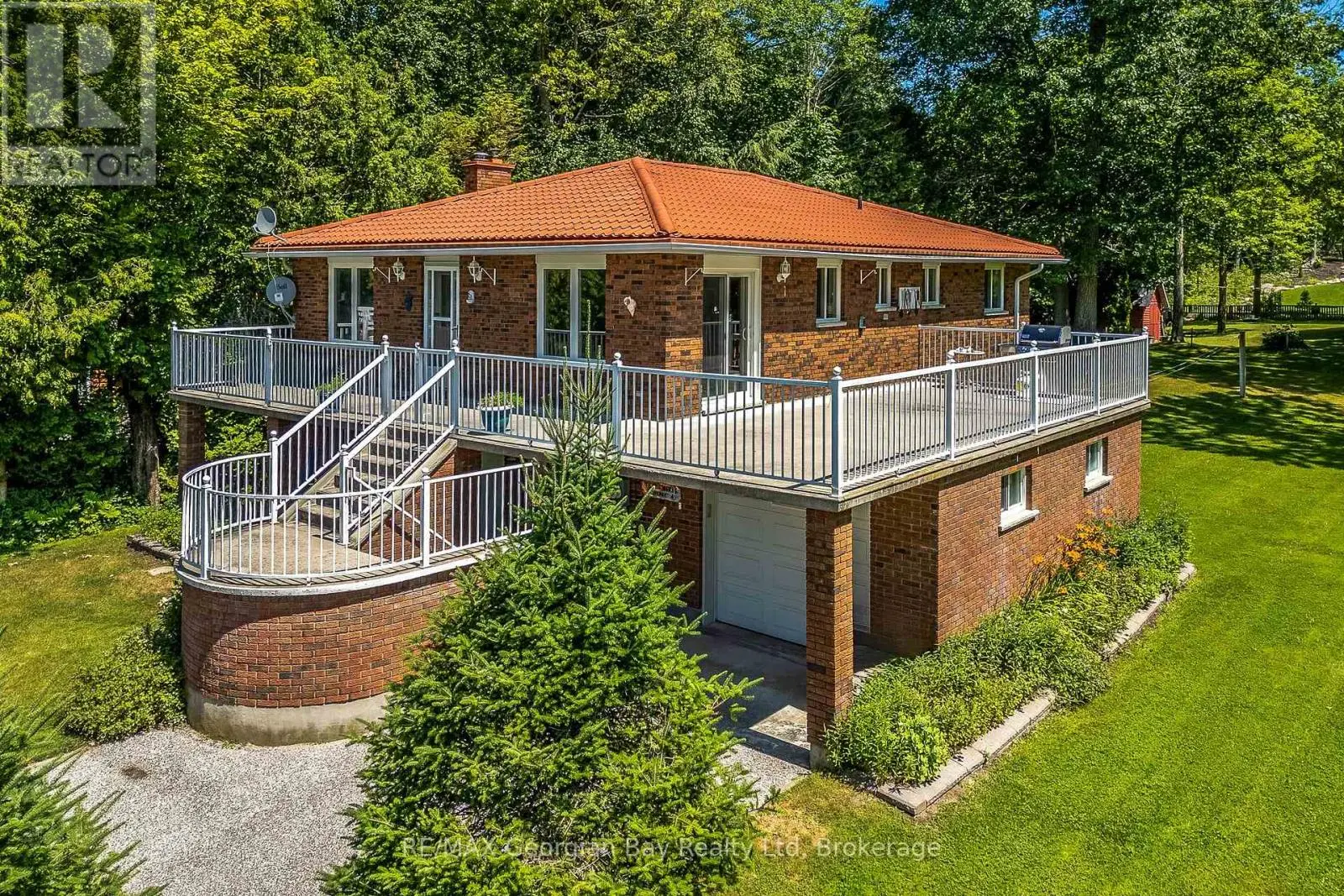 25 Albert Avenue, Tiny