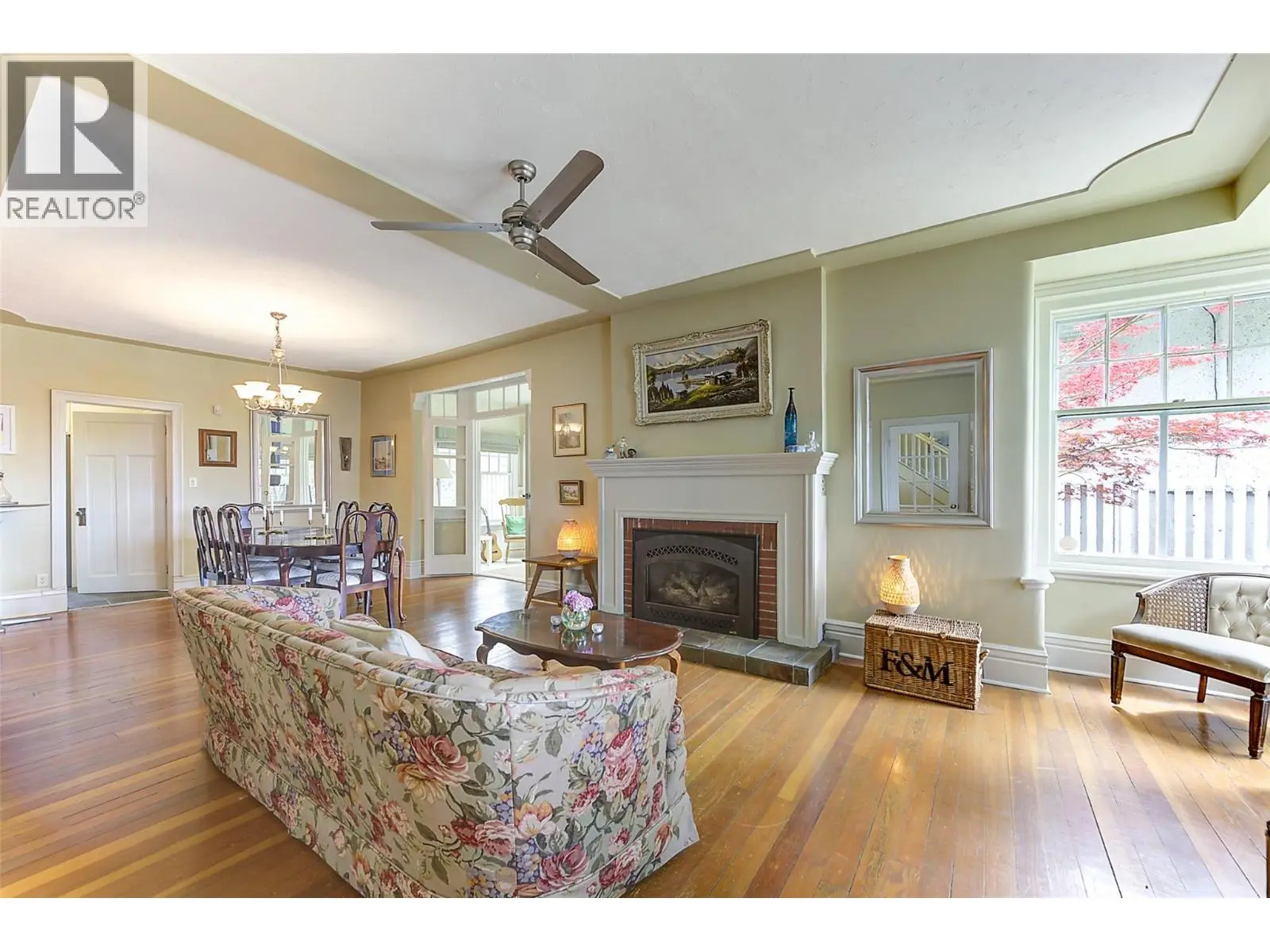 1537 Lakeview Street. Kelowna, British Columbia