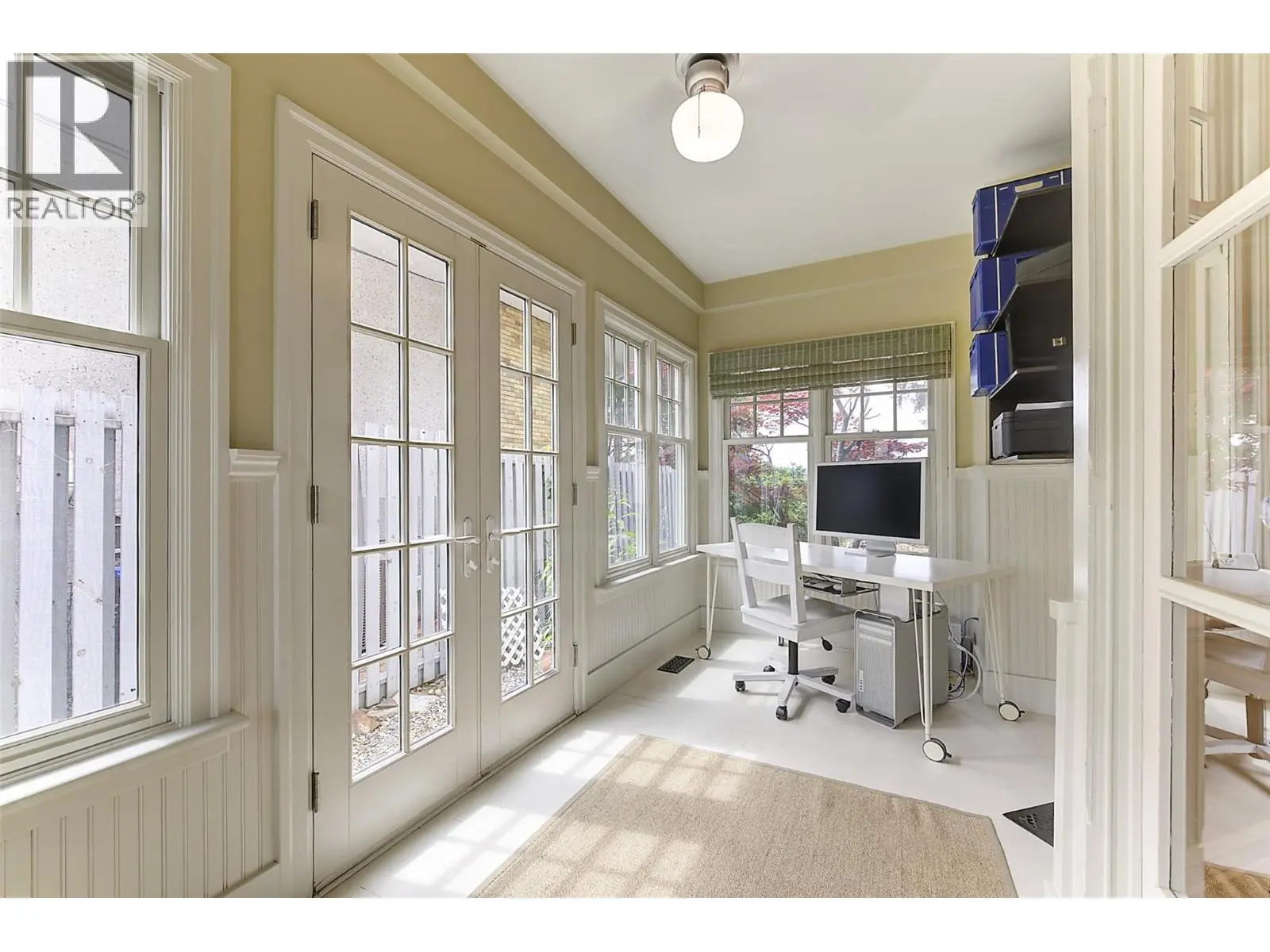 1537 Lakeview Street. Kelowna, British Columbia