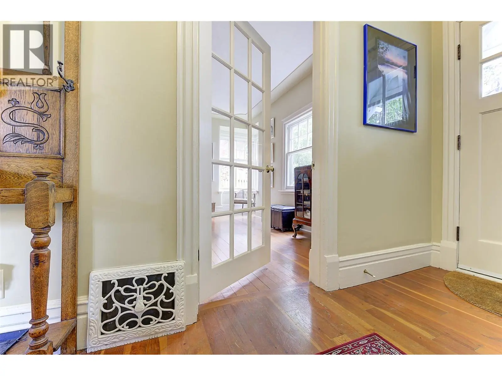 1537 Lakeview Street. Kelowna, British Columbia