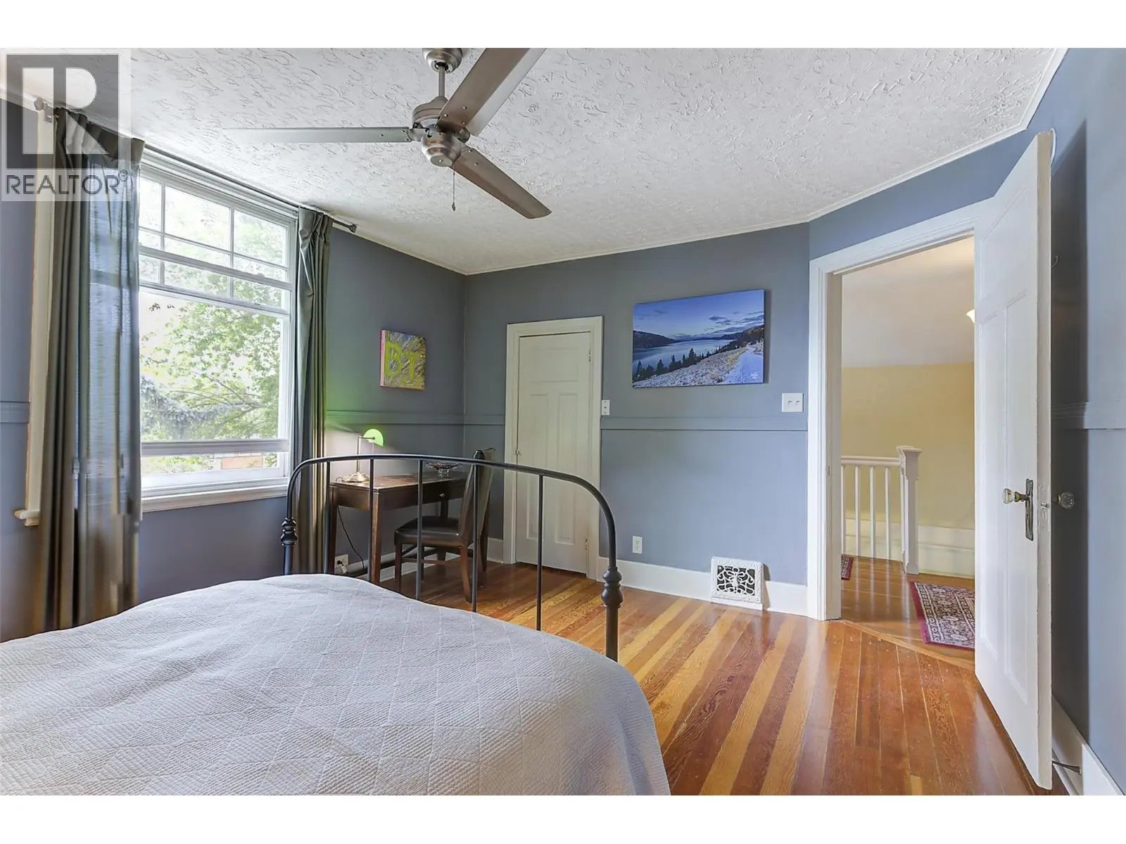 1537 Lakeview Street. Kelowna, British Columbia
