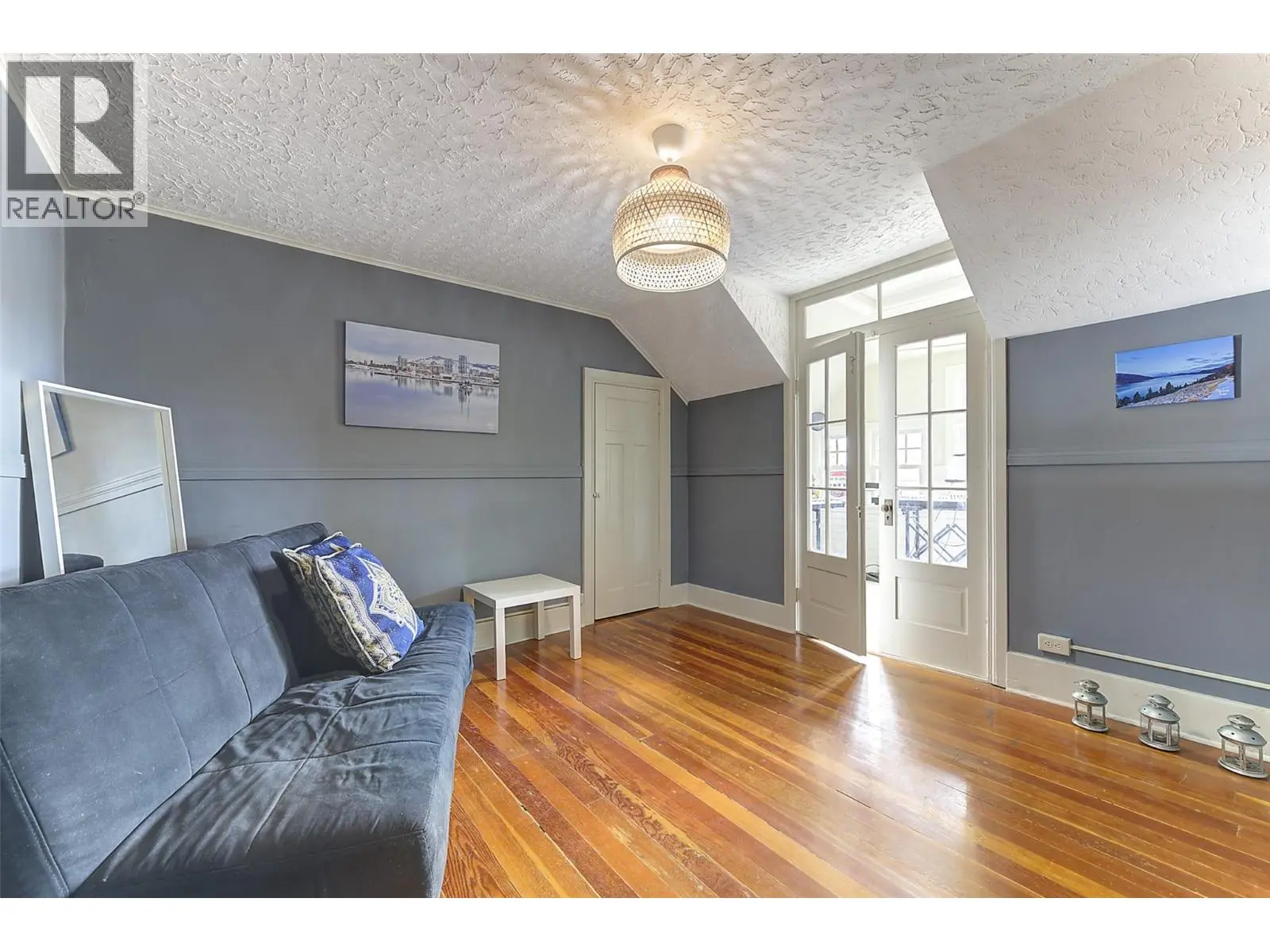 1537 Lakeview Street. Kelowna, British Columbia
