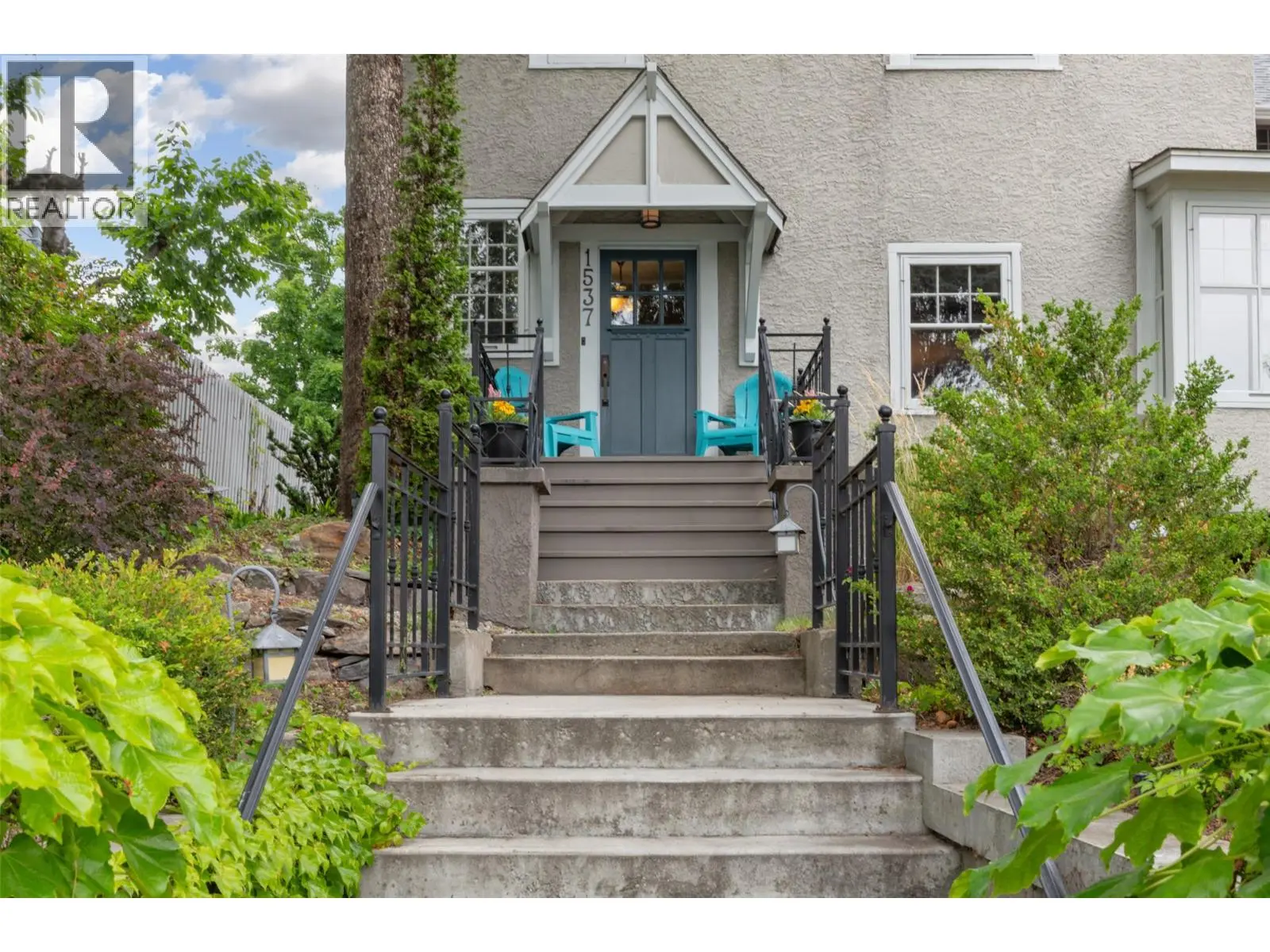 1537 Lakeview Street. Kelowna, British Columbia