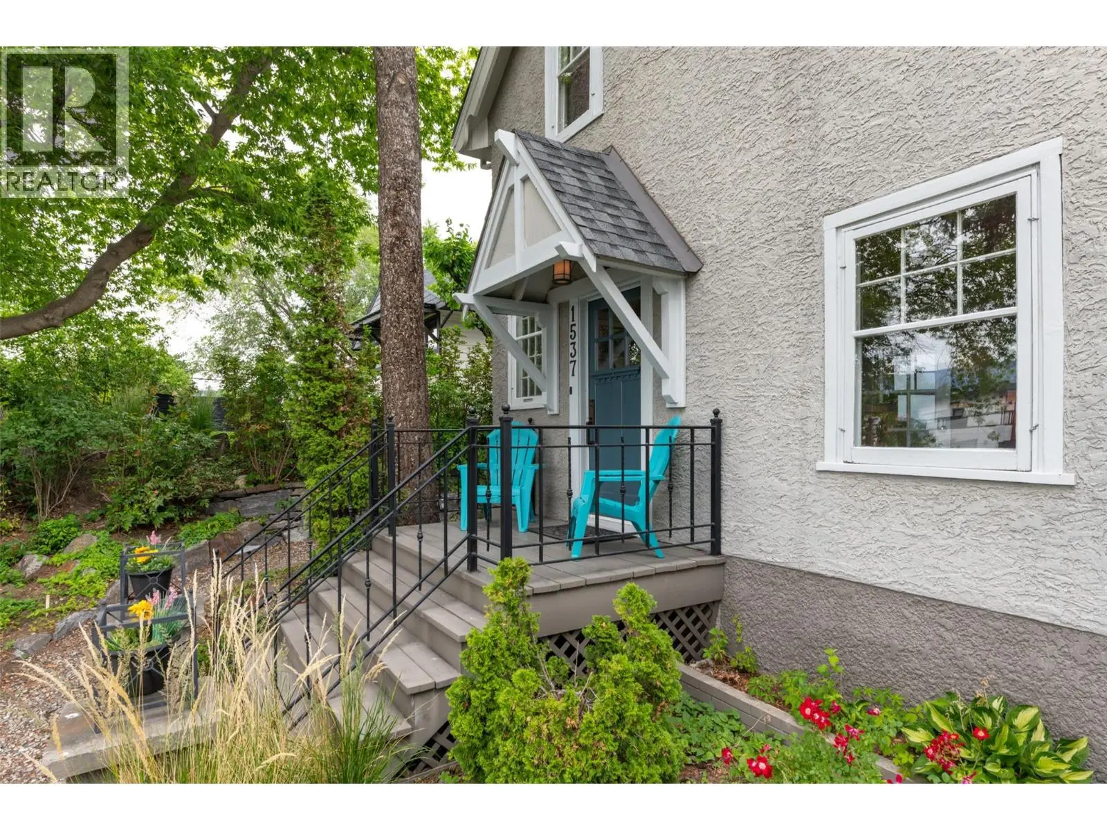 1537 Lakeview Street. Kelowna, British Columbia