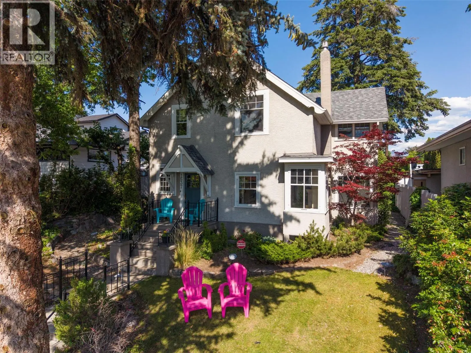 1537 Lakeview Street. Kelowna, British Columbia