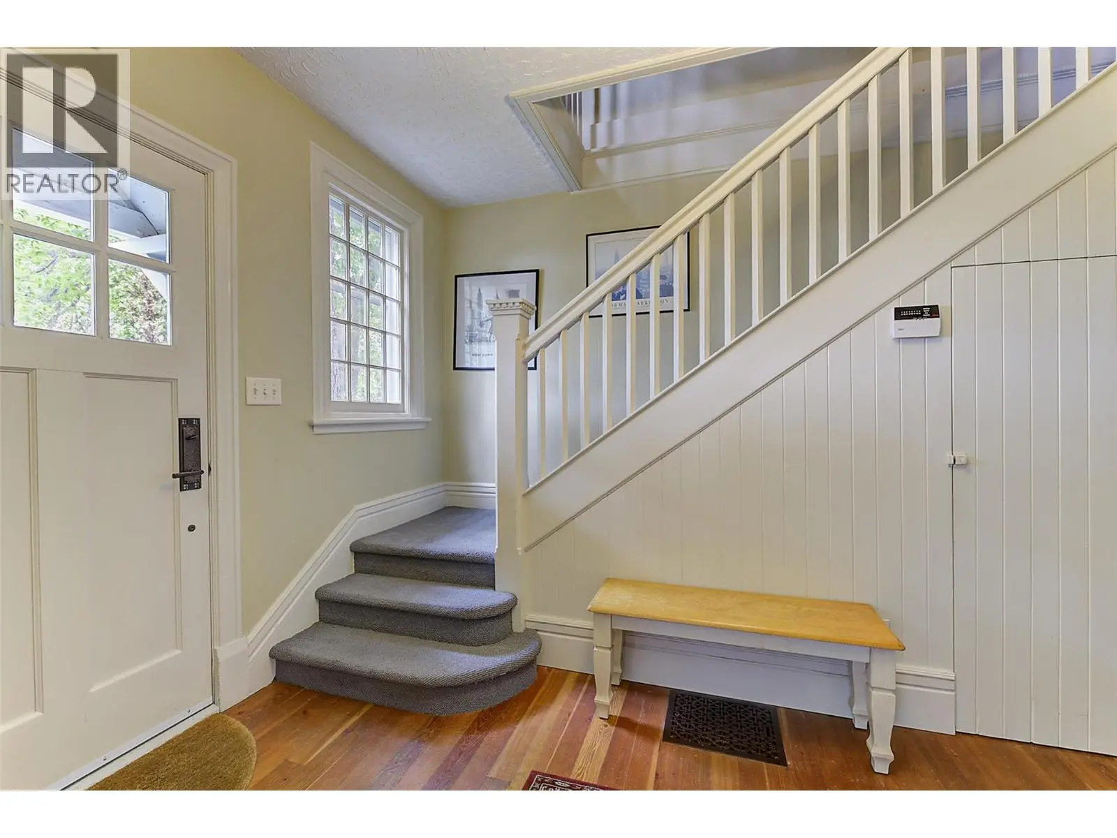 1537 Lakeview Street. Kelowna, British Columbia