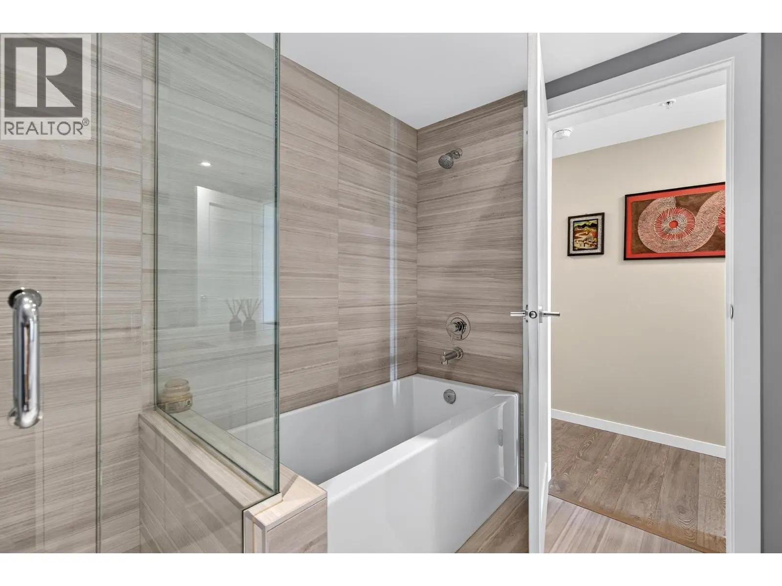 485 Groves Avenue Unit# 1102. Kelowna, British Columbia