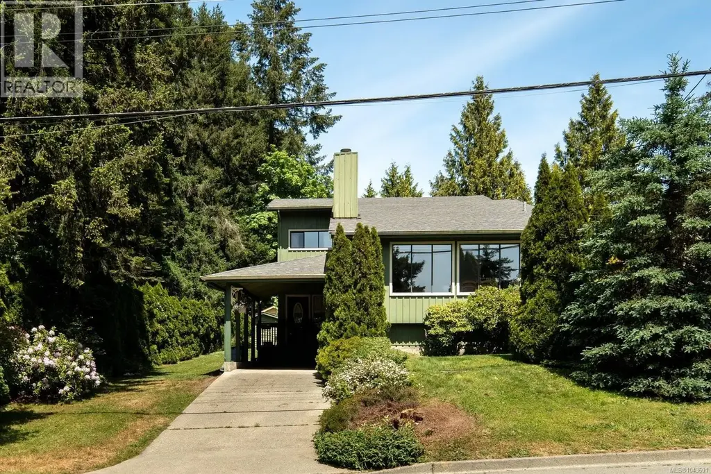 764 Mann Ave, Saanich