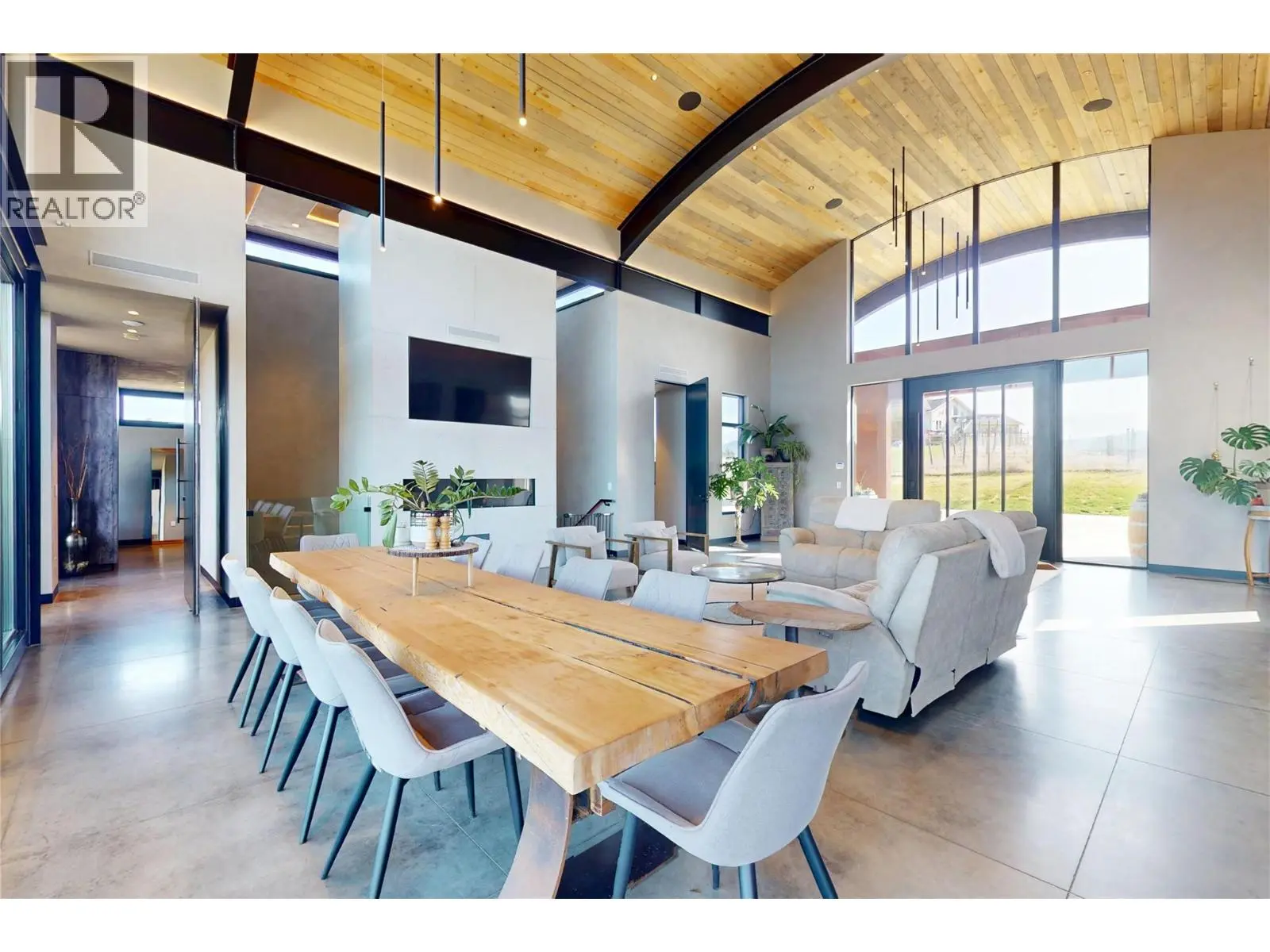 4275 Todd Road. Kelowna, British Columbia