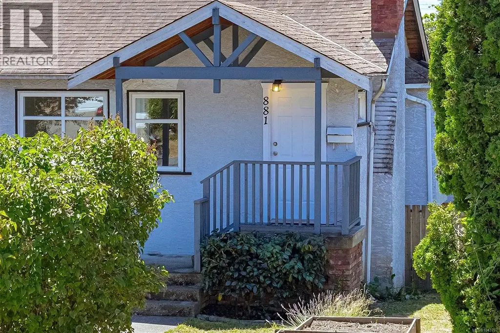 881 Leslie Dr, Saanich