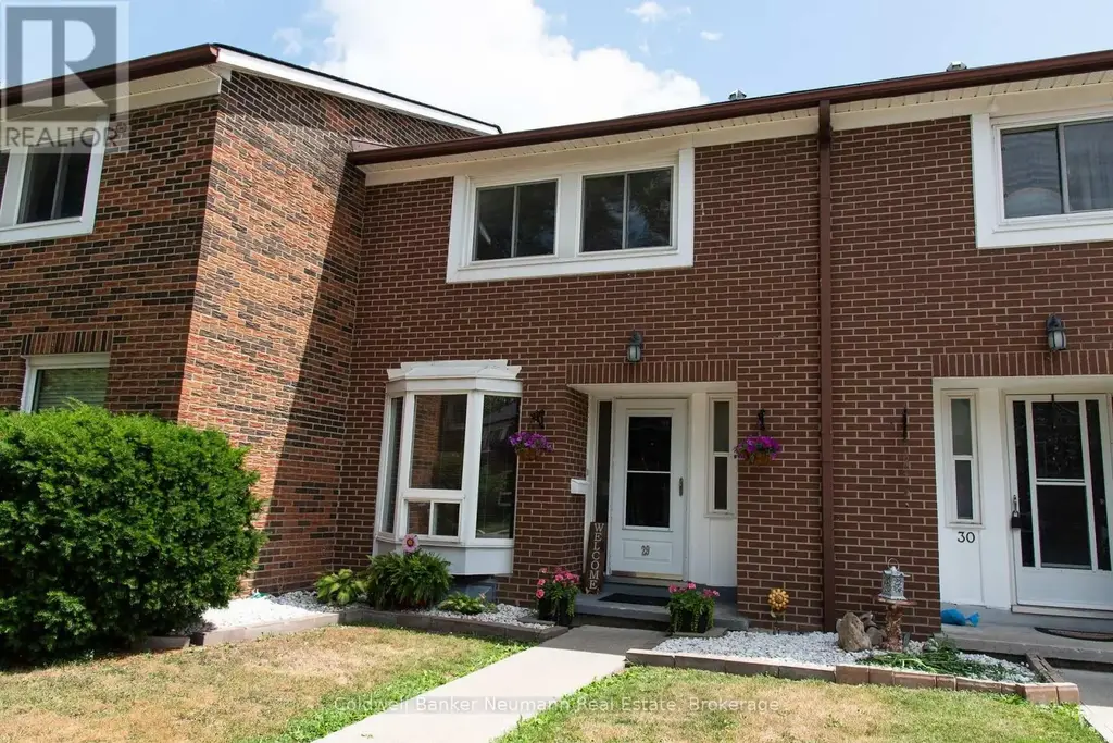 29 - 121 Bagot Street, Guelph (Junction/Onward Willow)