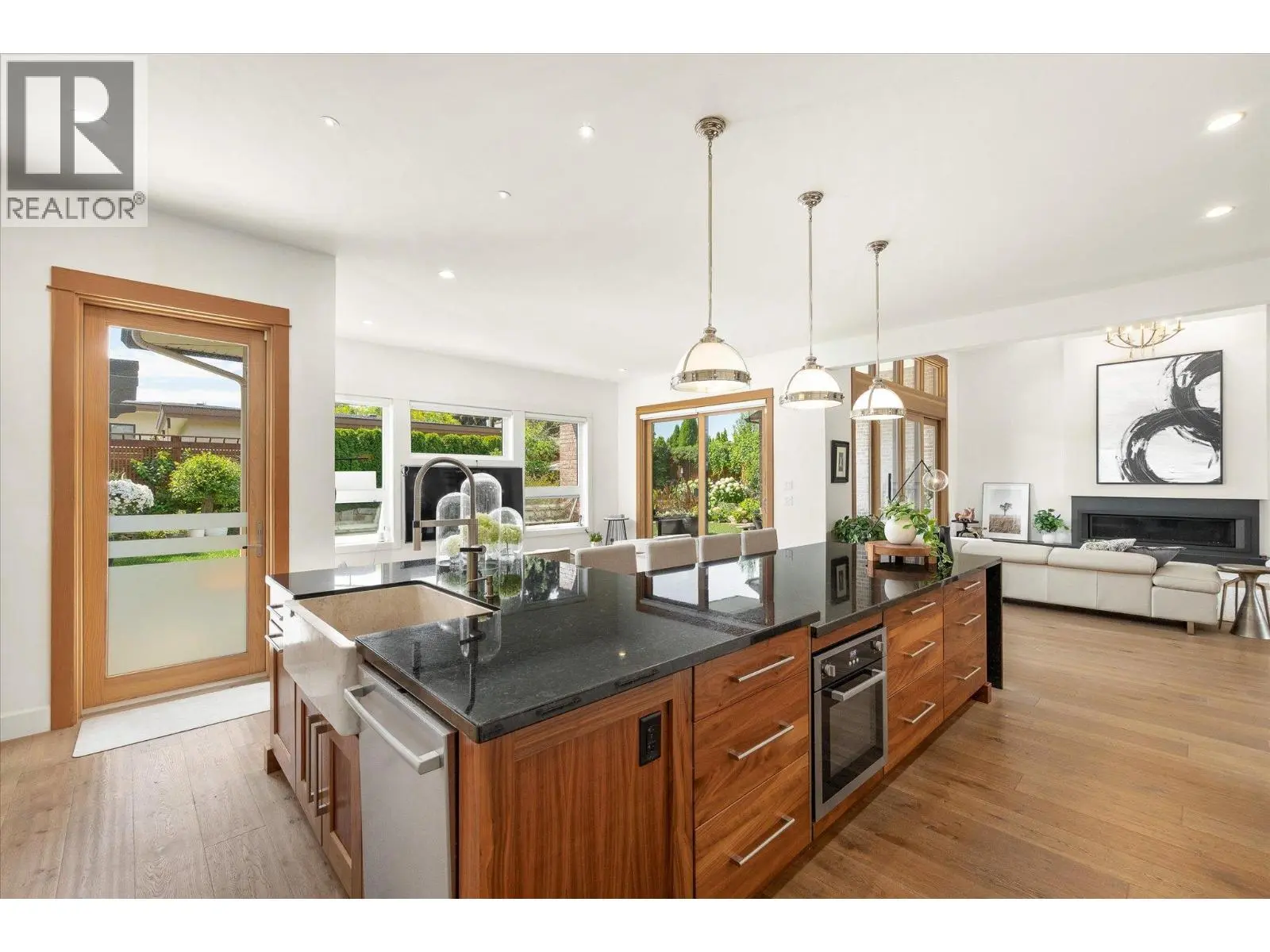 519 Metcalfe Avenue. Kelowna, British Columbia