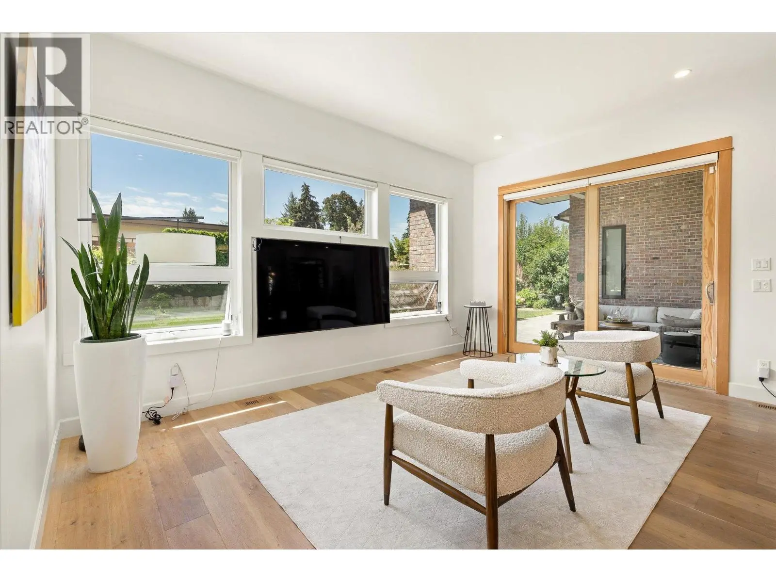 519 Metcalfe Avenue. Kelowna, British Columbia