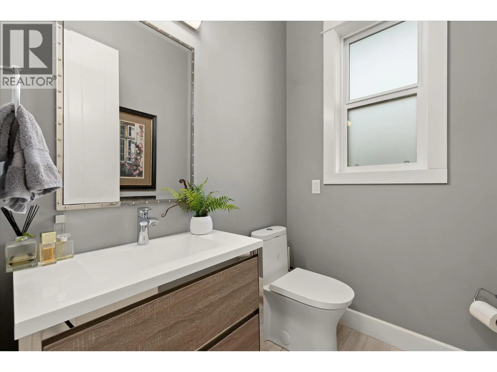 519 Metcalfe Avenue. Kelowna, British Columbia