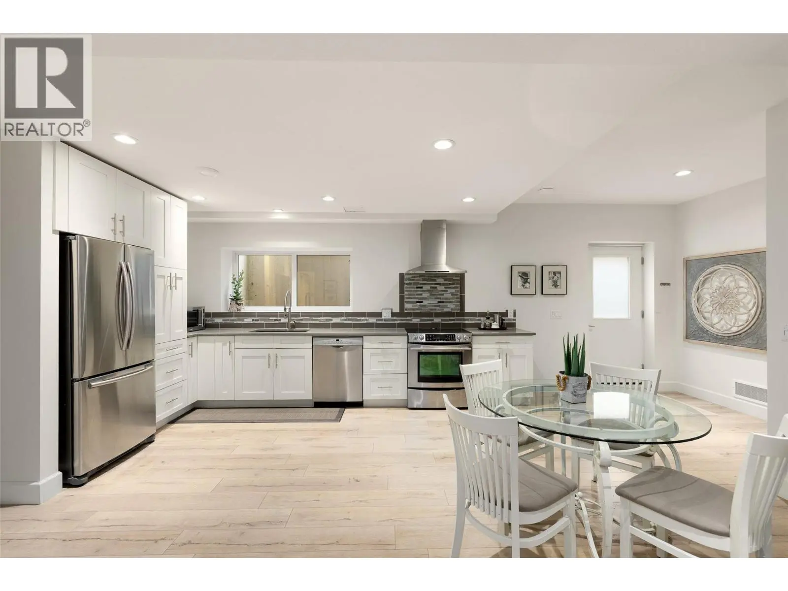 519 Metcalfe Avenue. Kelowna, British Columbia