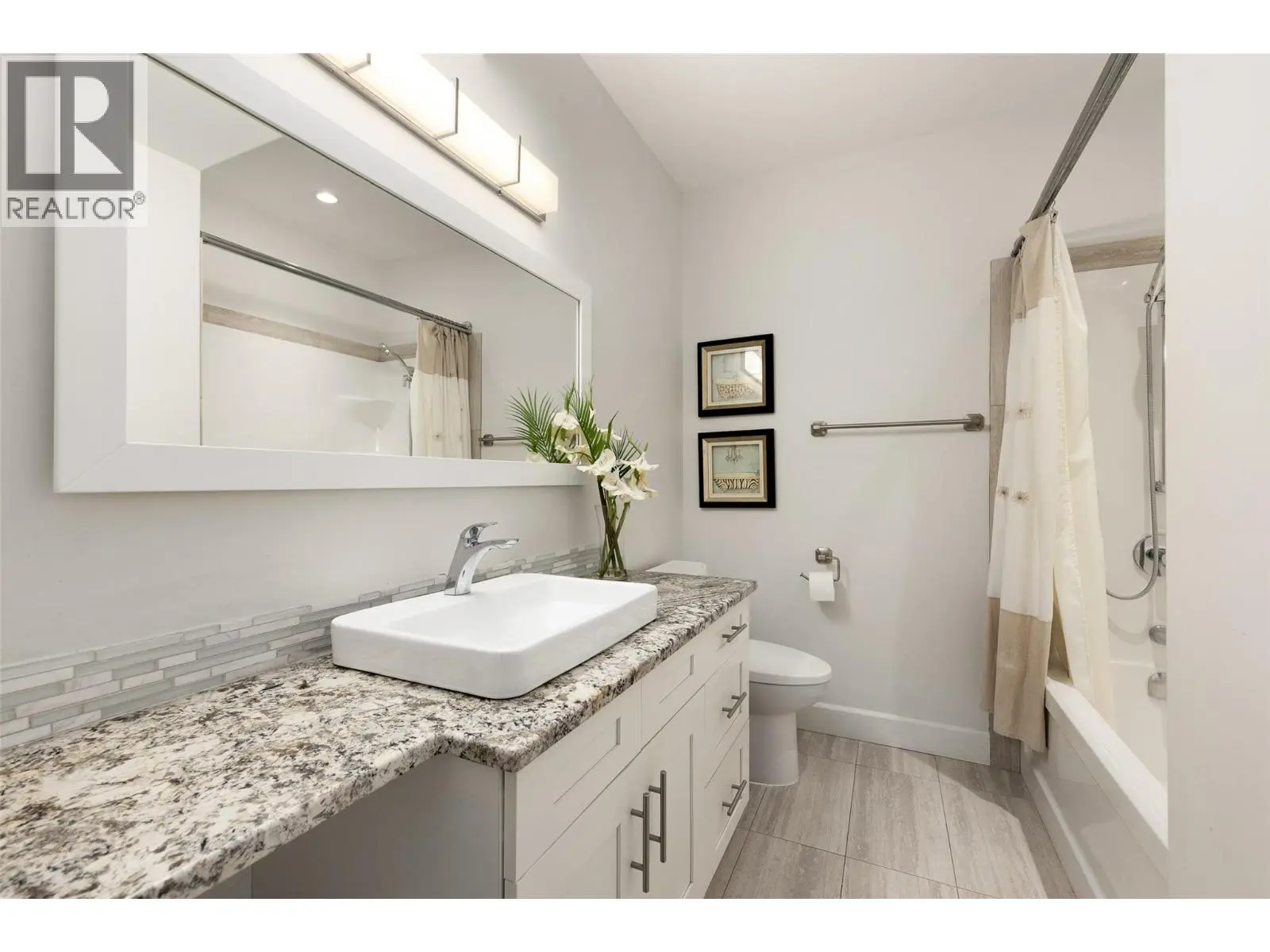 519 Metcalfe Avenue. Kelowna, British Columbia