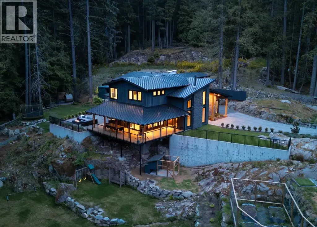 1604 Joan Audrey Lane, Bowen Island