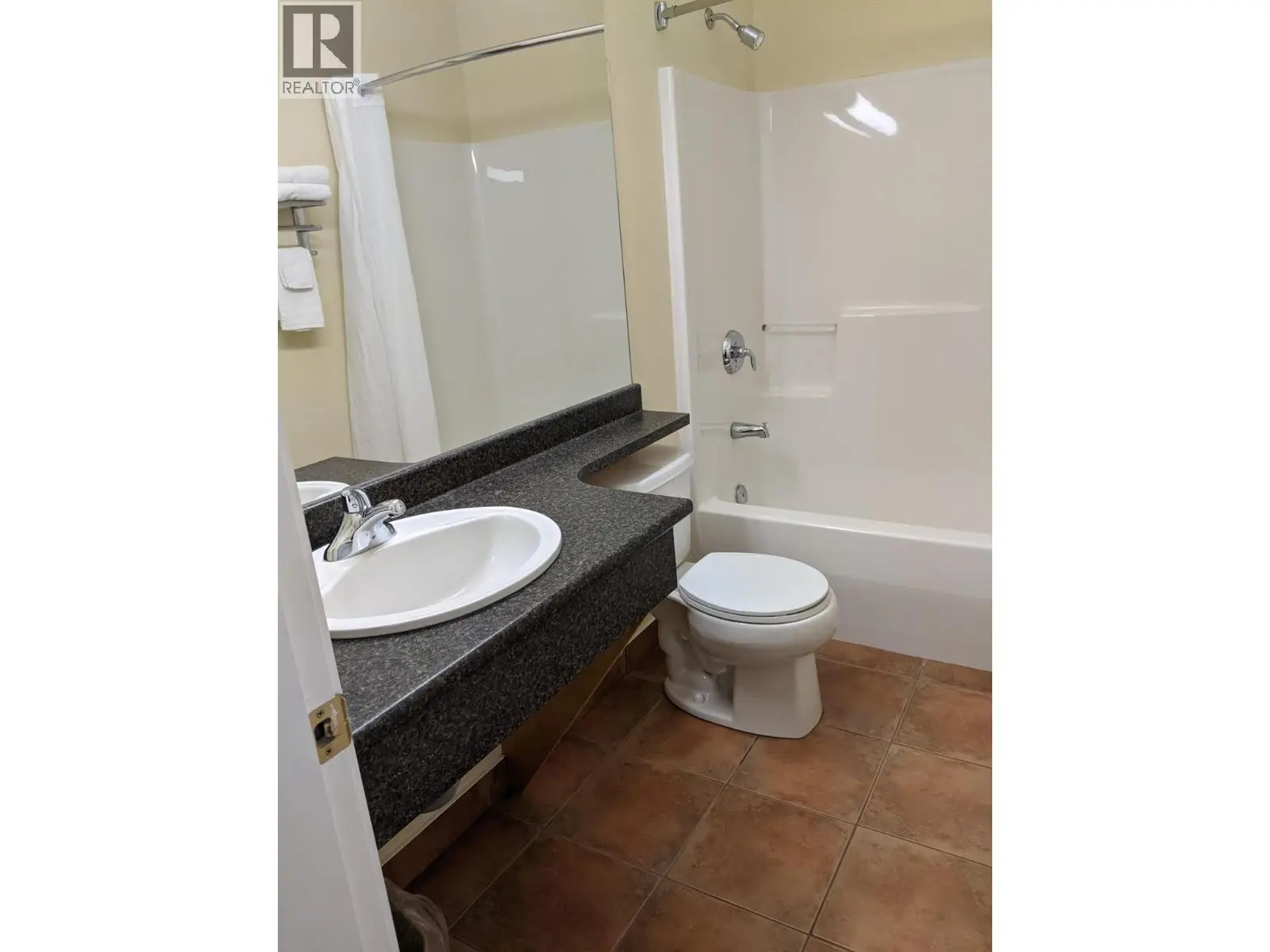6203 Willow Avenue. Summerland, British Columbia