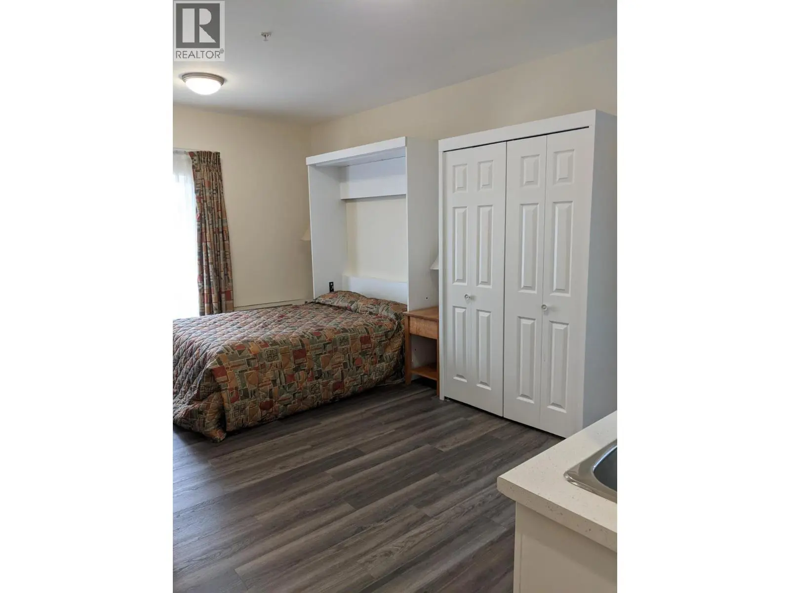 6203 Willow Avenue. Summerland, British Columbia