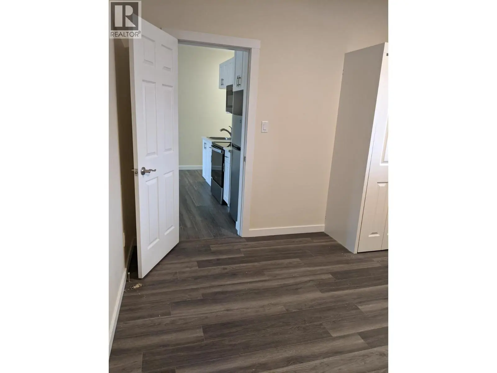 6203 Willow Avenue. Summerland, British Columbia