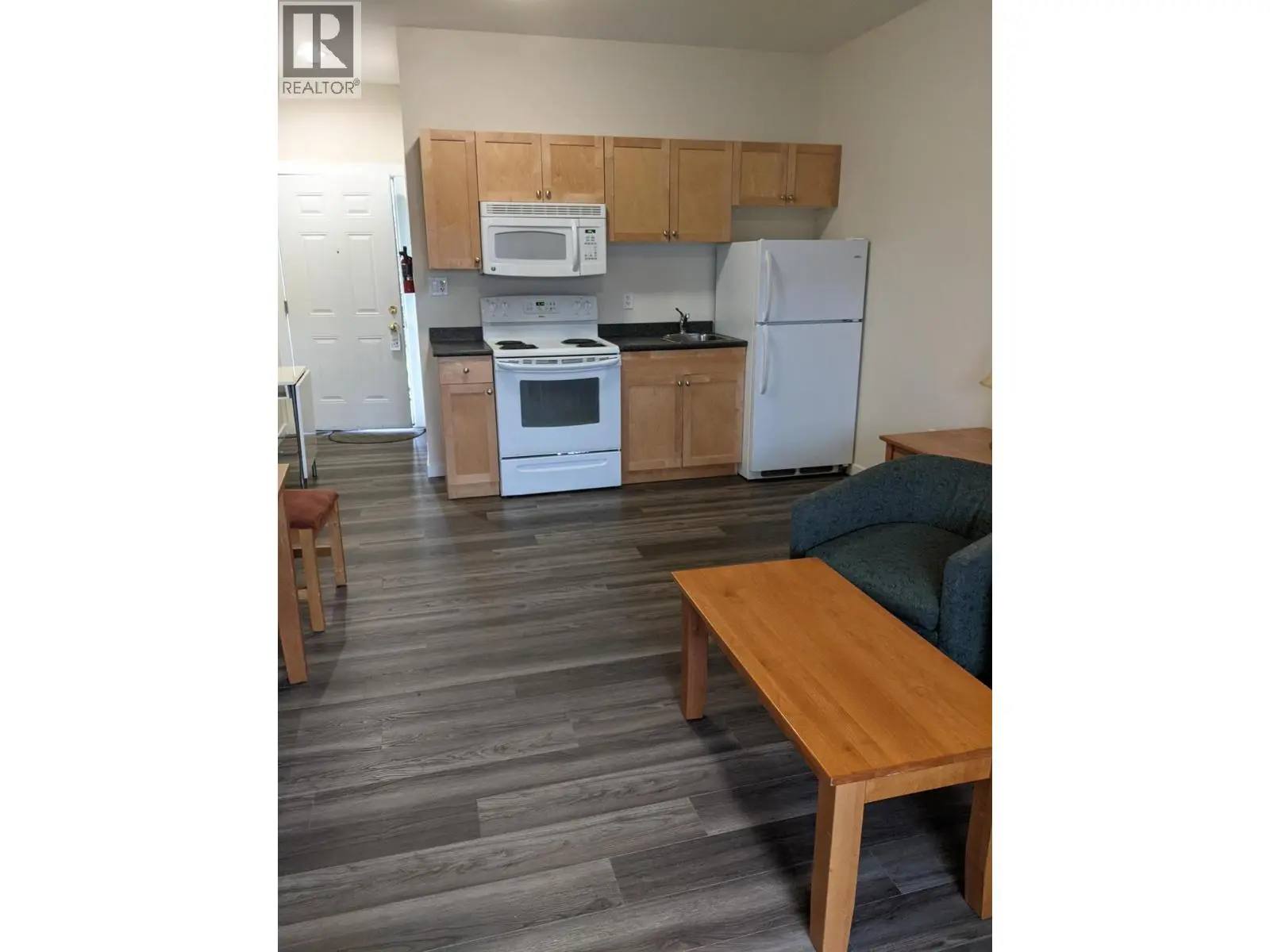 6203 Willow Avenue. Summerland, British Columbia