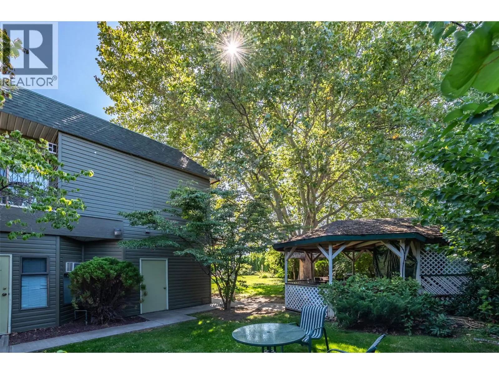 6203 Willow Avenue. Summerland, British Columbia
