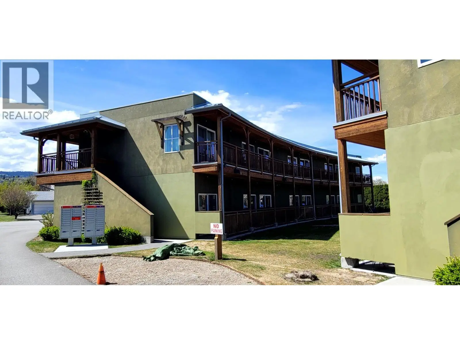 6203 Willow Avenue. Summerland, British Columbia