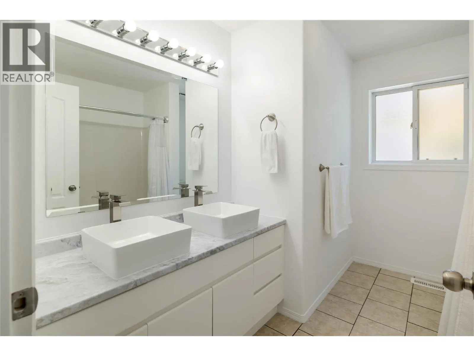 877 Toovey Road. Kelowna, British Columbia