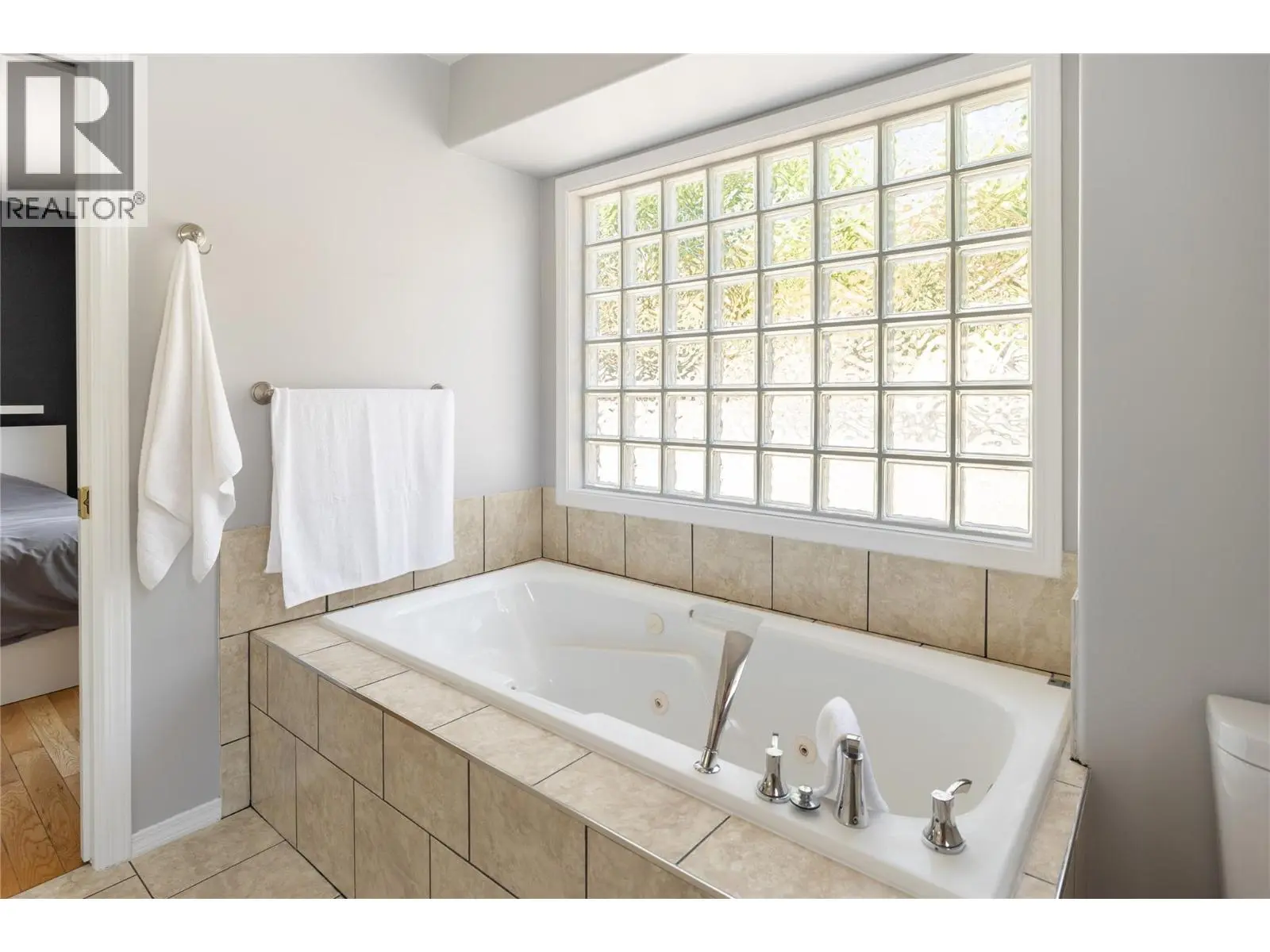877 Toovey Road. Kelowna, British Columbia