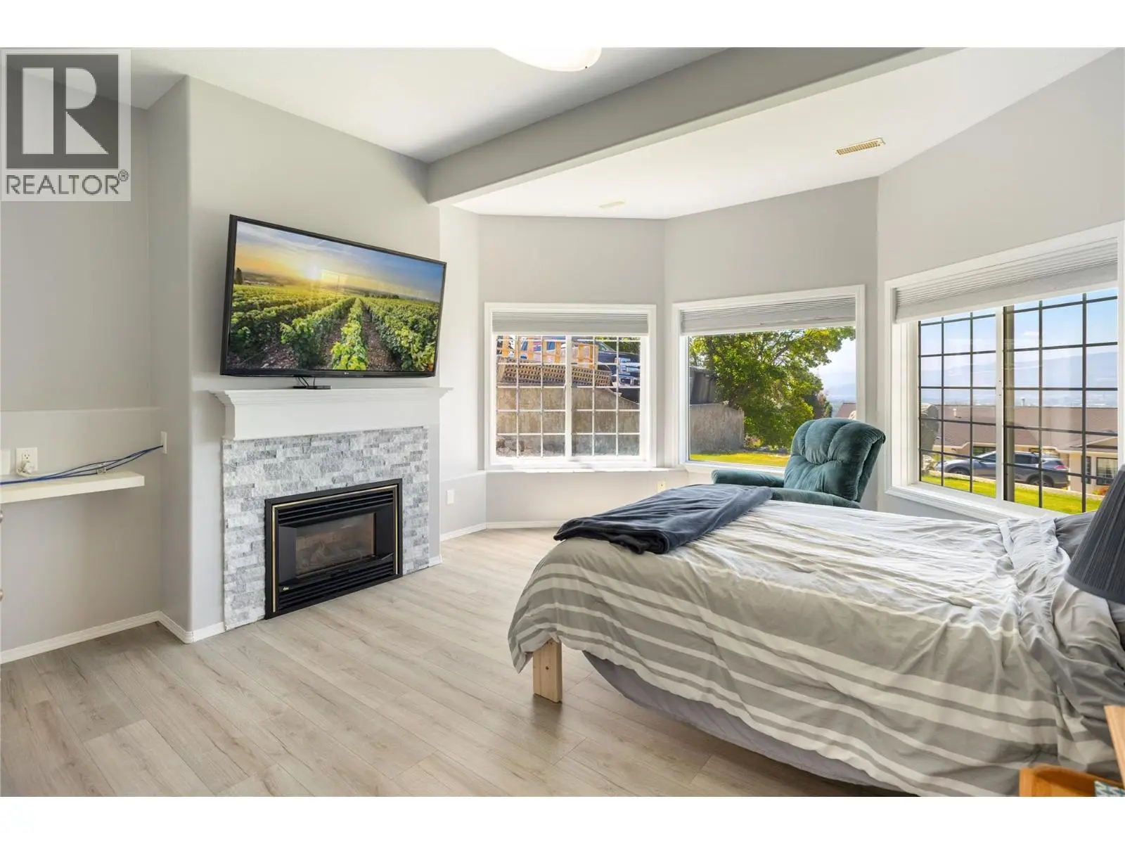 877 Toovey Road. Kelowna, British Columbia