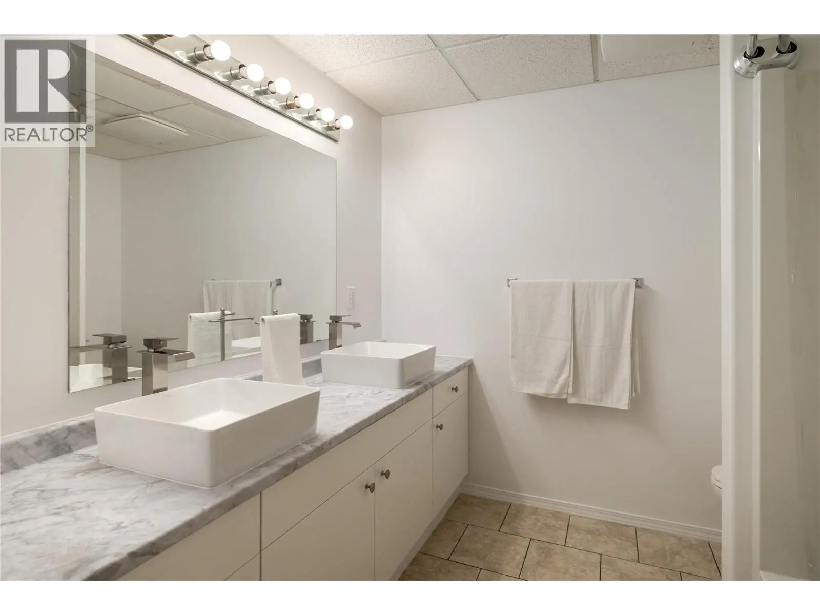 877 Toovey Road. Kelowna, British Columbia