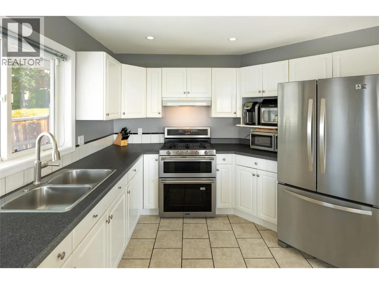 877 Toovey Road. Kelowna, British Columbia