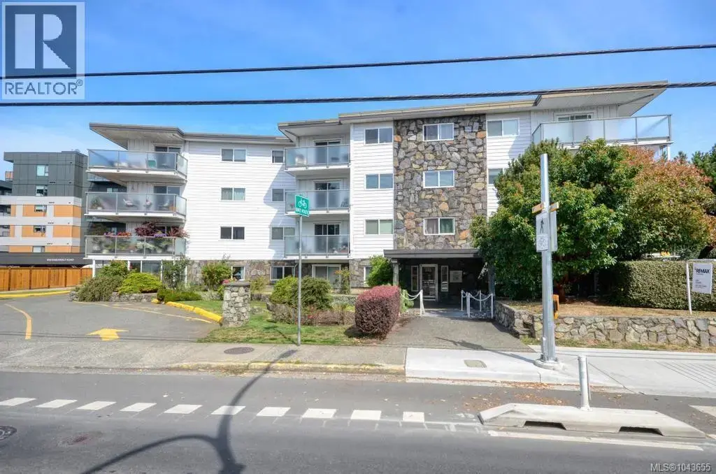 312 848 Esquimalt Rd, Esquimalt