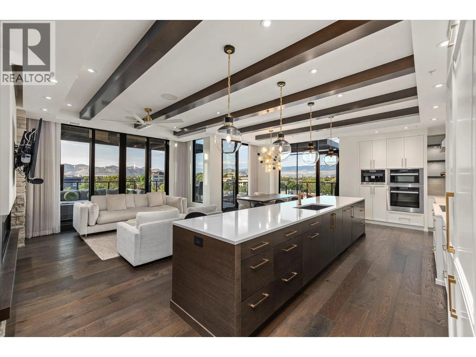 460 Groves Avenue Unit# 602. Kelowna, British Columbia
