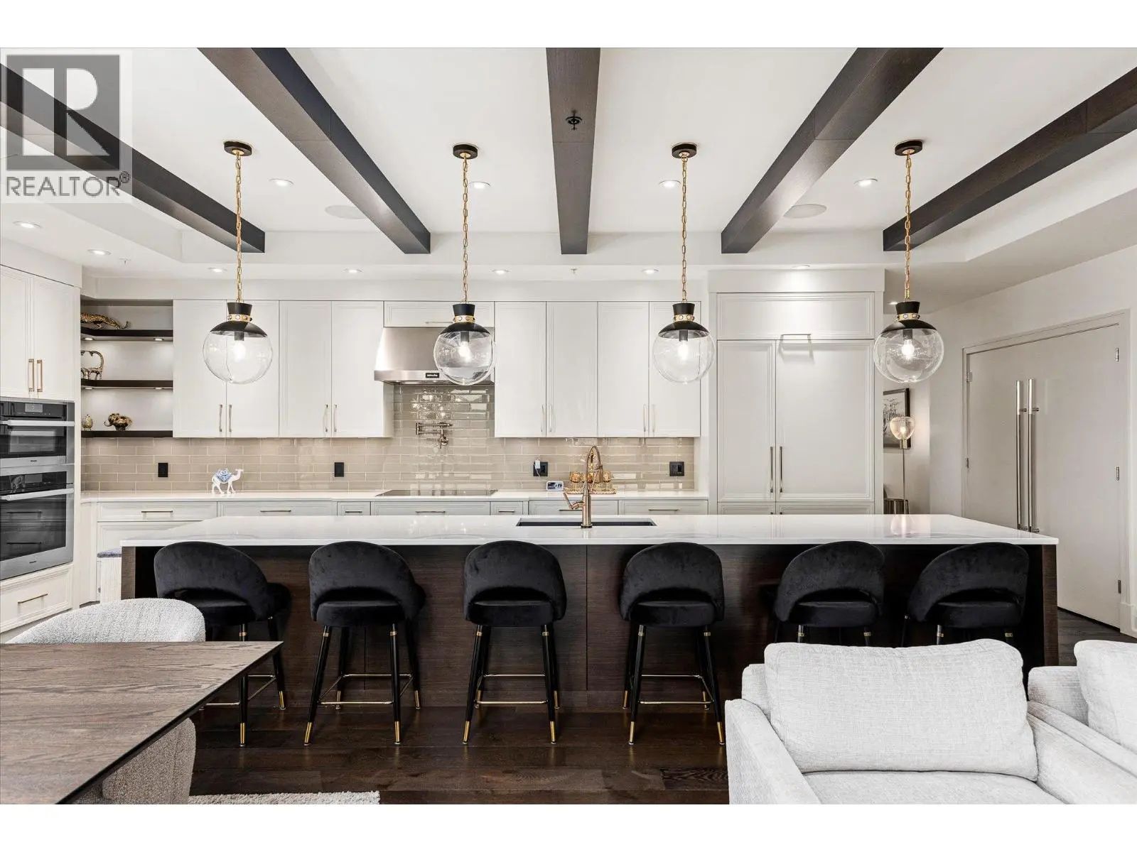 460 Groves Avenue Unit# 602. Kelowna, British Columbia