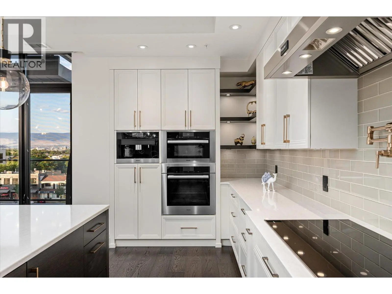 460 Groves Avenue Unit# 602. Kelowna, British Columbia